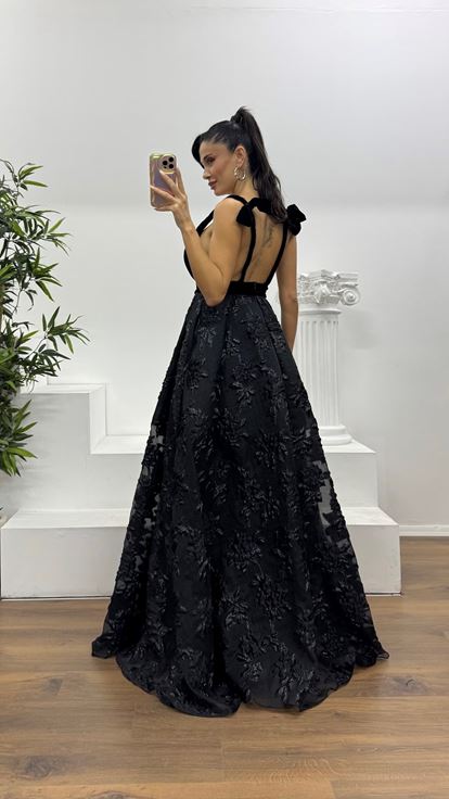 Kadife Üst Fiyonk Askılı Özel Tasarım Abiye Elbise